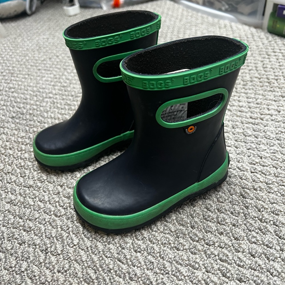 BOGS Kids Black Boots with Green Trim